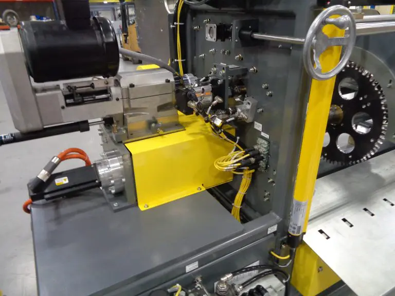 How a Centricity AR2000A Indexes a High Inertia Horizontal Assembly Machine